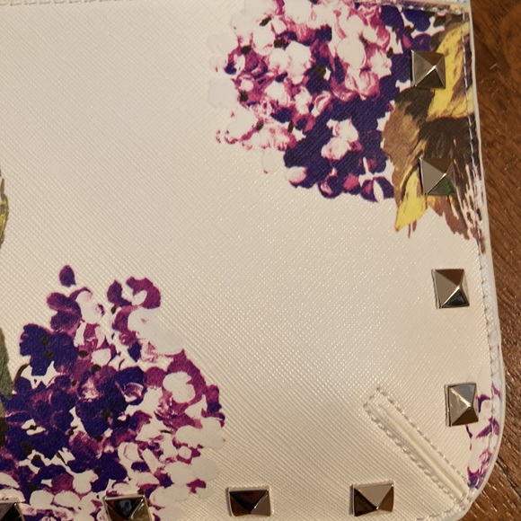 WHBM White Floral Clutch - Picture 3 of 12